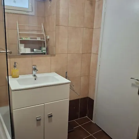 Perdika 16 House